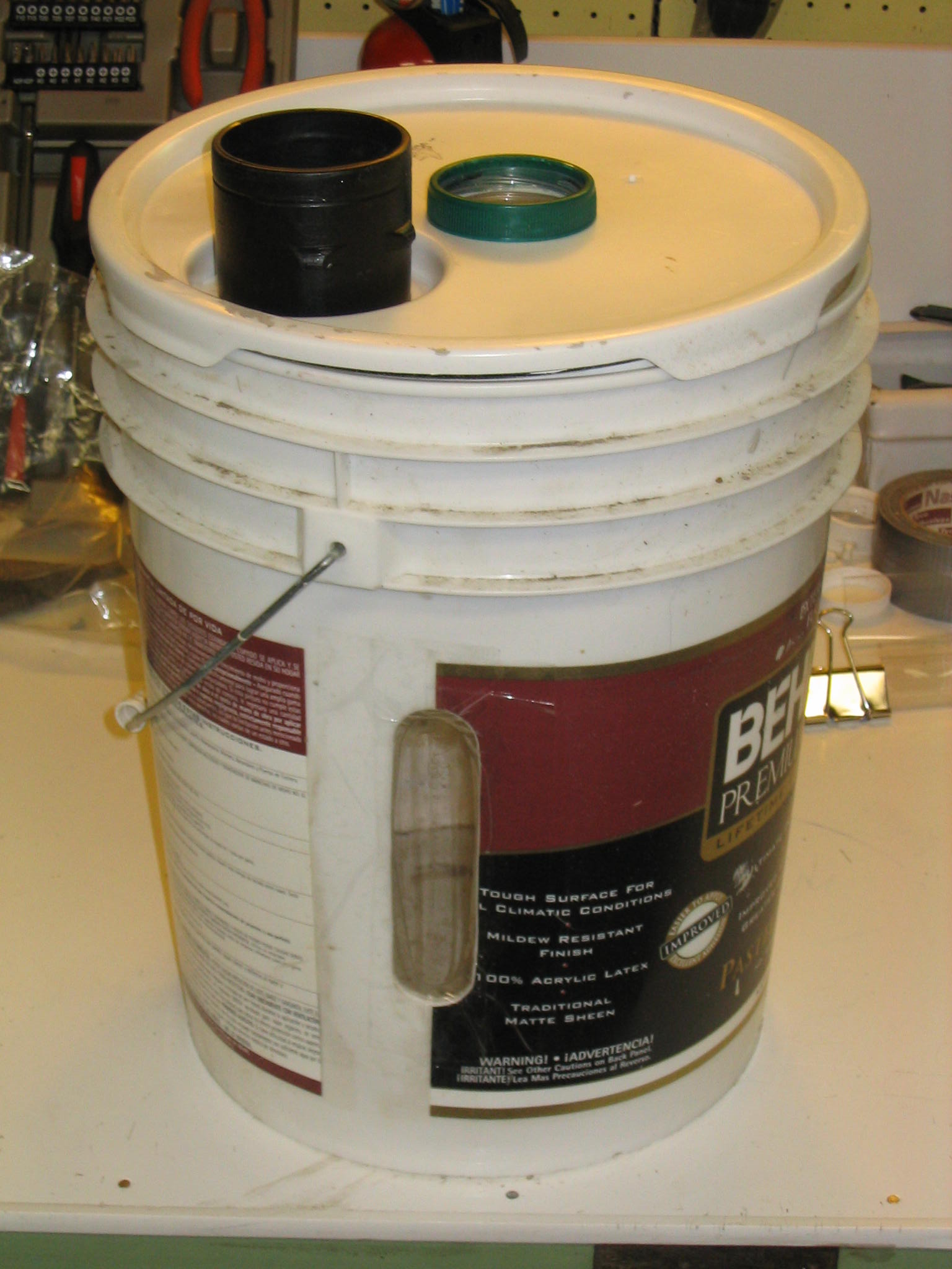 Pre-separator bucket